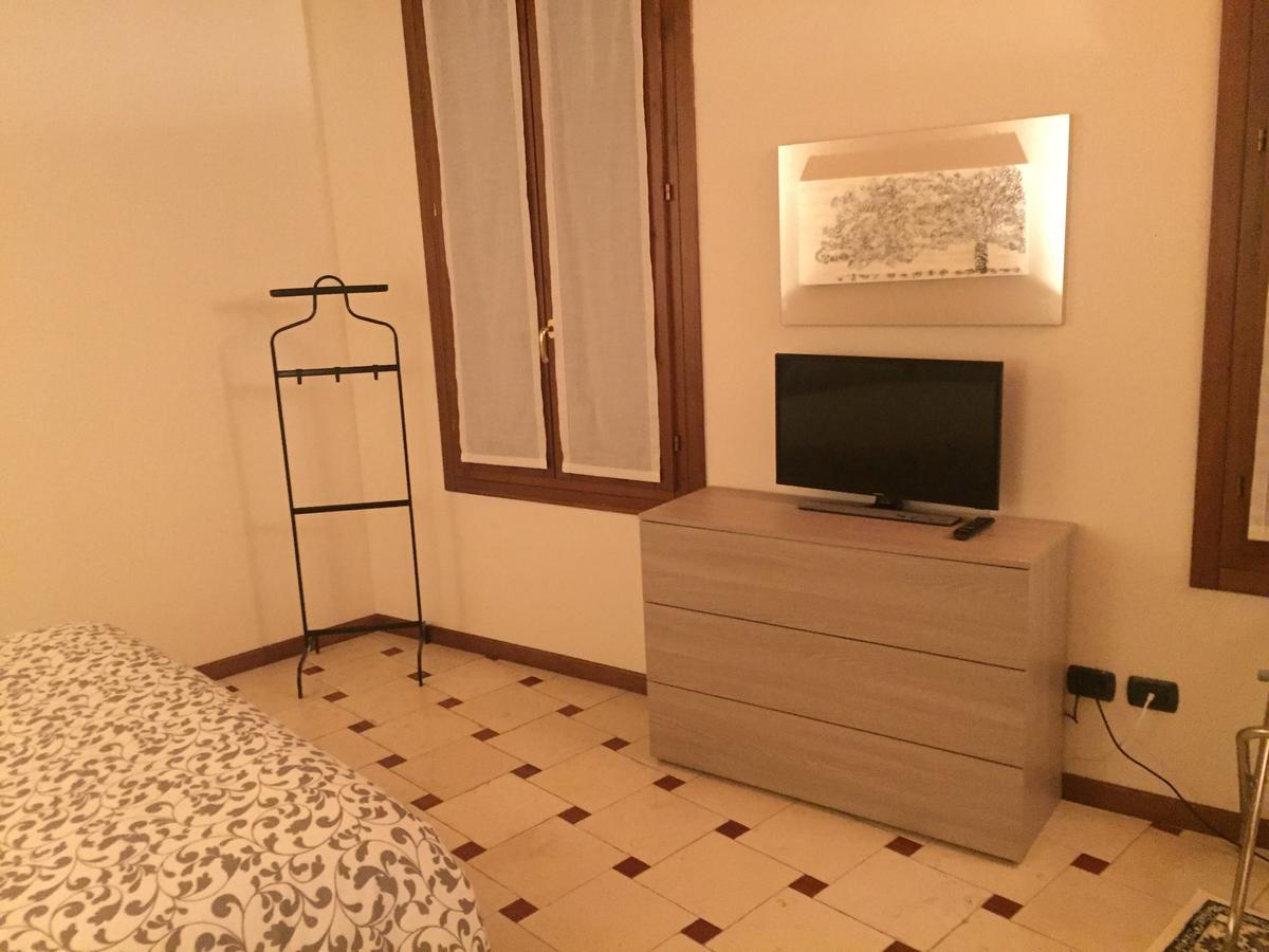 B&B Via Garibaldi ロニーゴ エクステリア 写真